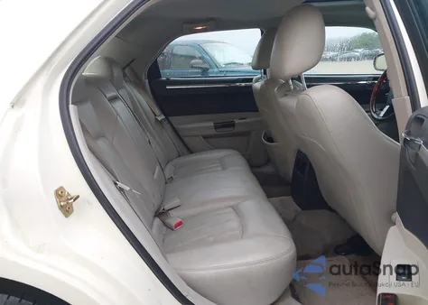 2006 Chrysler 300C z USA, uszkodzony, nr VIN 2C3KA63H66H209651